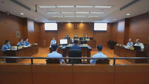 上海二中院一審公開開庭審理上實(shí)集團(tuán)原總裁周軍貪污受賄案